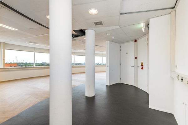 Medium property photo - Hoogvlietsekerkweg 184, 3194 AM Hoogvliet Rotterdam